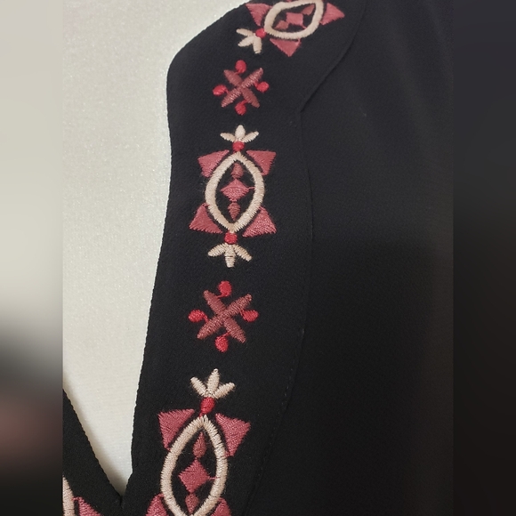 NWT Vince Camuto Women’s Bloom Rich Black Tank Size M - Picture 8 of 15